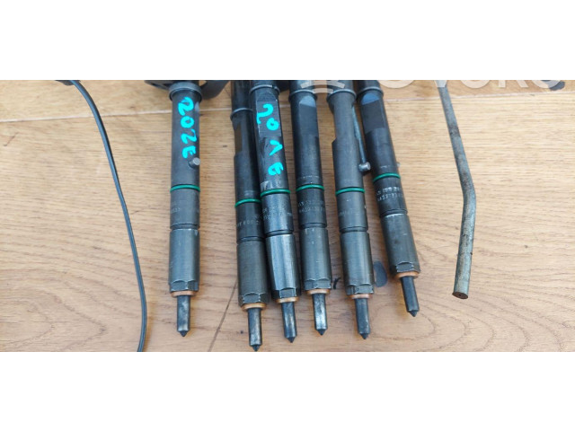 Комплект форсунок 059130201E, 059130202E    Skoda Octavia Mk1 (1U)   