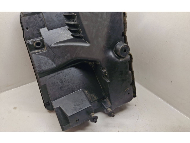 Pojistková skříňka Volkswagen Transporter - Caravelle T5 2005