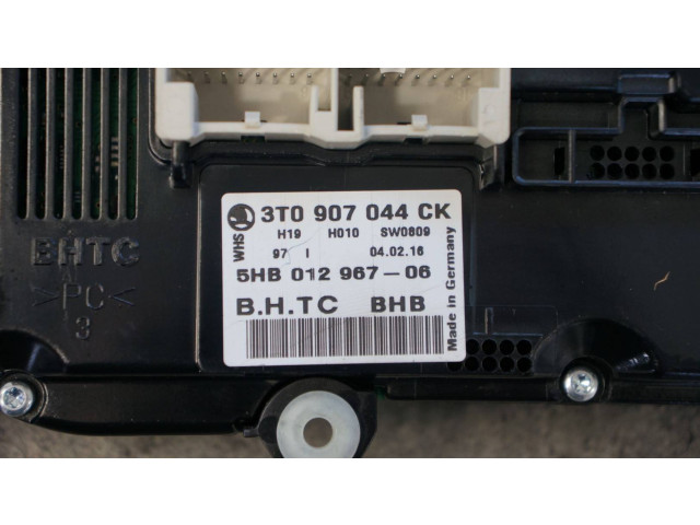 Блок управления климат-контролем 3T0907044CK Skoda Yeti (5L)