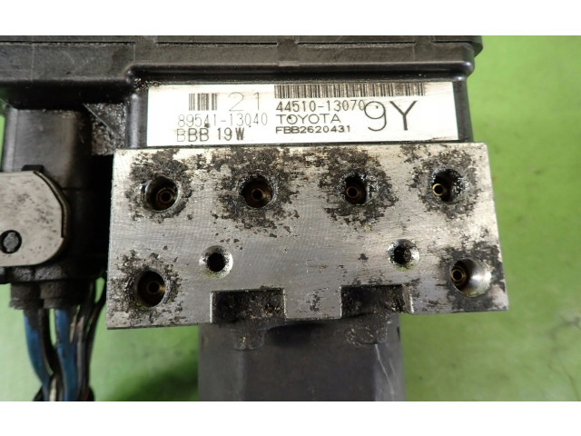 Блок АБС Toyota Corolla Verso E121 2001 - 2004 года