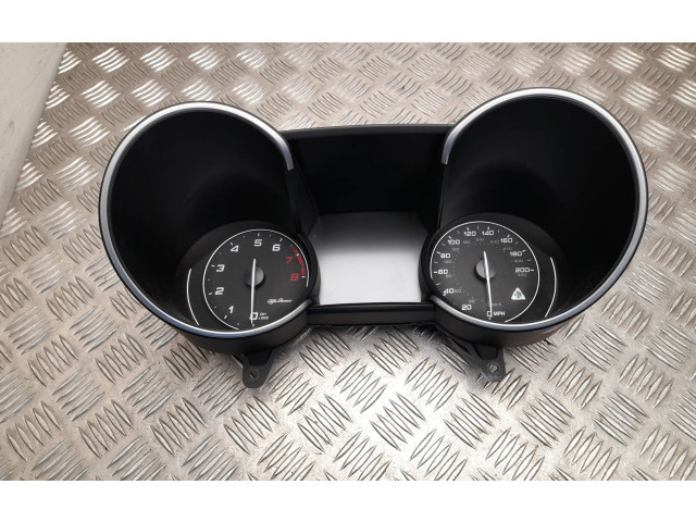 Přístrojová deska Alfa Romeo Giulia 2019 10R016072, 50559266