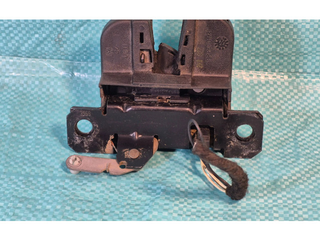 Zámek zadních dveří 2K0827505, 2K0827505J Volkswagen Caddy 2010