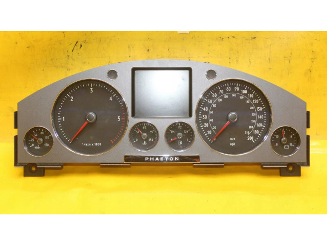 Панель приборов 3D0920982P Volkswagen Phaeton