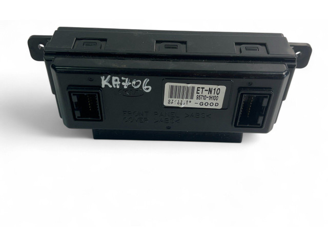 Дисплей    957101H100   KIA Ceed