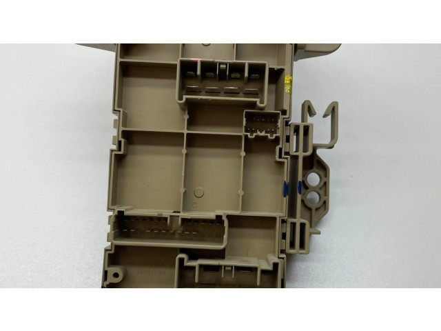 Блок предохранителей 82201FJ211, 805134   Subaru Forester SJ    