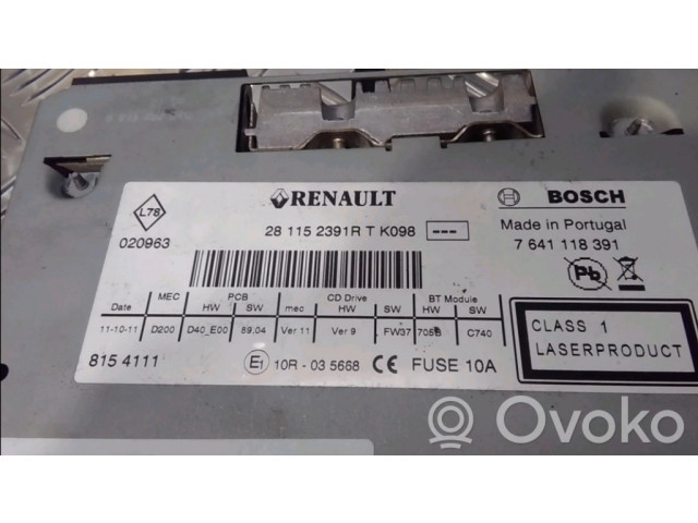 Радио/ проигрыватель CD/DVD / навигация