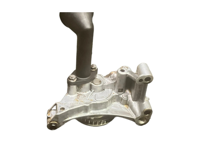 Масляный насос 03L115105C Volkswagen Caddy