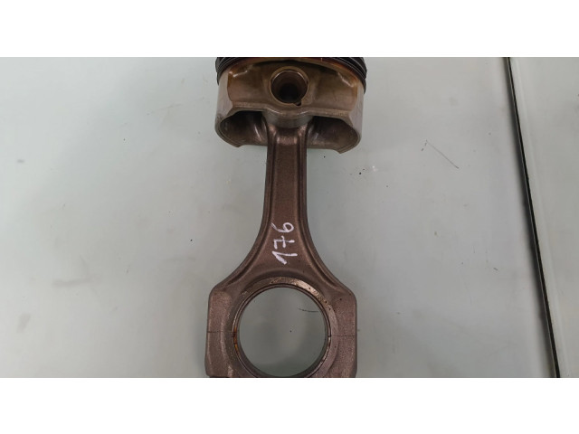 Píst 11257840922, 11247838623 BMW M5 pro benzínový motor 5.0