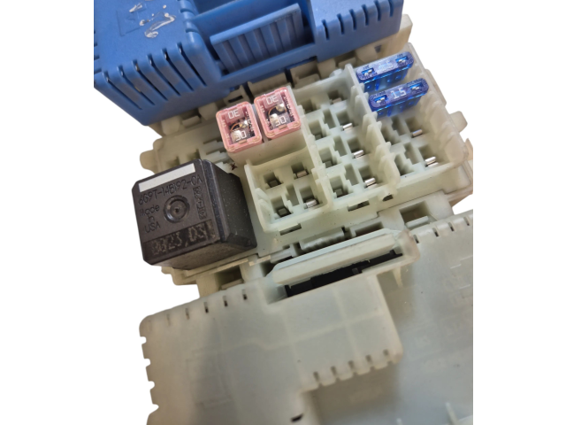 Блок предохранителей    Volvo V70    