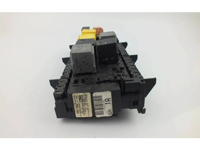 Pojistková skříňka A1669068201 Mercedes-Benz GLE (W166 - C292) 2017