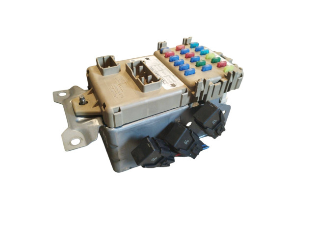 Блок предохранителей     Subaru Forester SG    