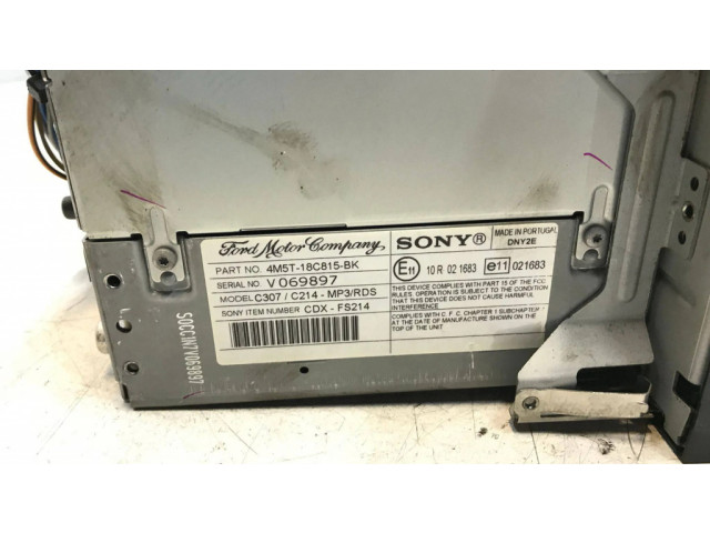 Радио/ проигрыватель CD/DVD / навигация