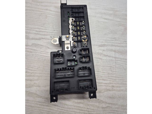 Блок предохранителей 8678449, 518829007   Volvo V70    