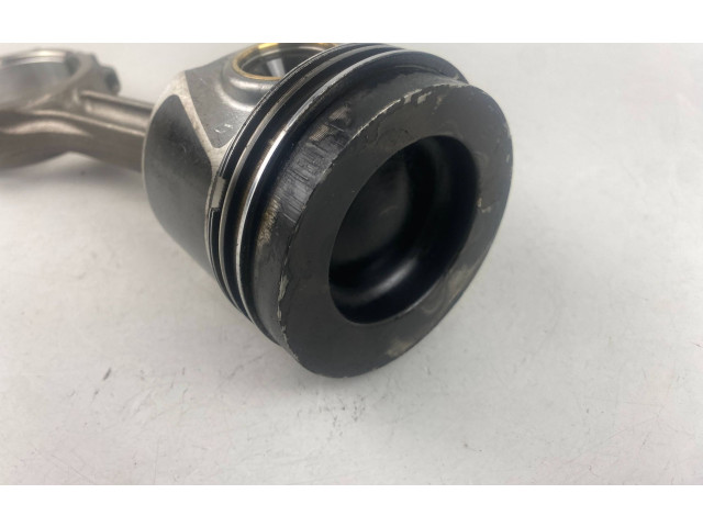 Поршень с шатуном    04LA, 04LADE   Volkswagen Golf VII