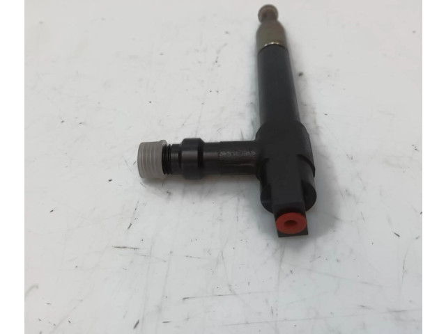 Форсунка 696011T    Mazda 323 F   