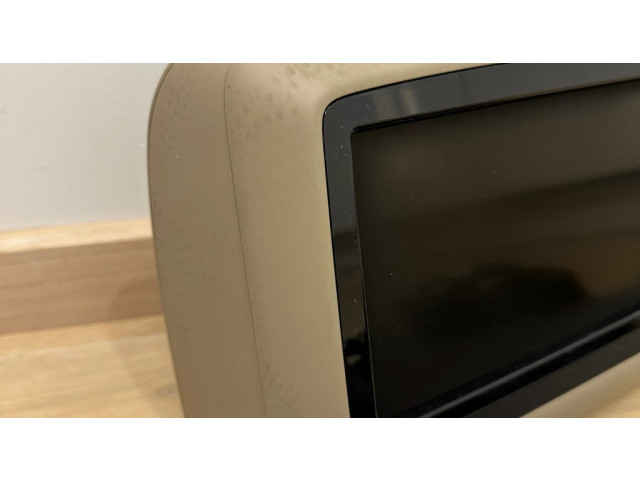 Priekinės sėdynės galvos atrama