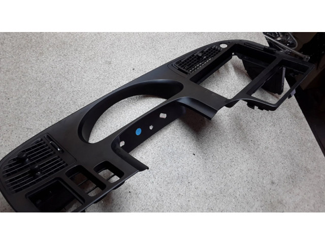 Отделочный щит панели (центральный)