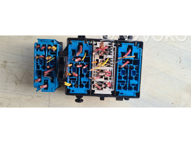 Pojistková skříňka 8200003634 Renault Espace IV 2003