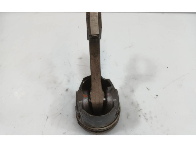  Поршень с шатуном  9812818680  Ford Kuga I  