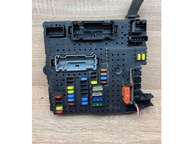 Блок предохранителей 30728512, 28017881 Volvo XC90