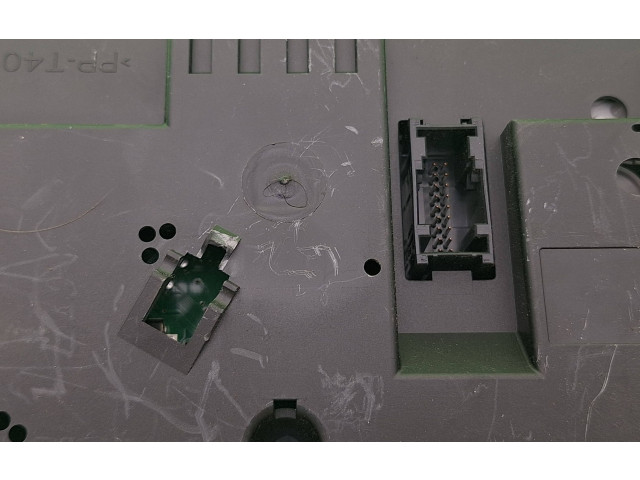 Přístrojová deska BMW 1 E81 E87 2009 102498298, 9220950