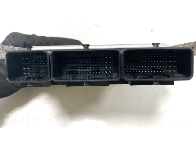 Блок управления двигателя 237106319R, 0281032215 Renault Captur