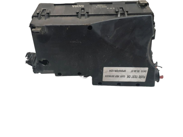 Блок предохранителей 8688040, 8688040 Volvo C70