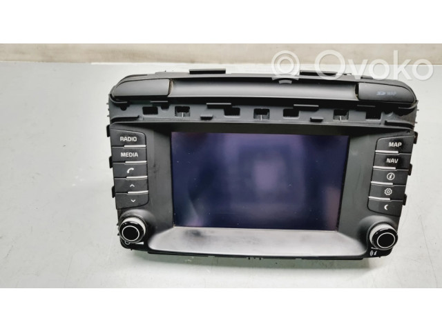 Радио/ проигрыватель CD/DVD / навигация