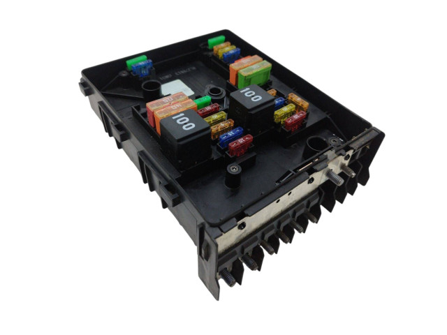 Блок предохранителей 1K0937118, 1K0937125D Skoda Yeti (5L)