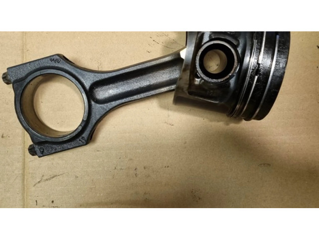 Píst 0840BB BMW 3 E92 E93 pro naftový motor 2.0