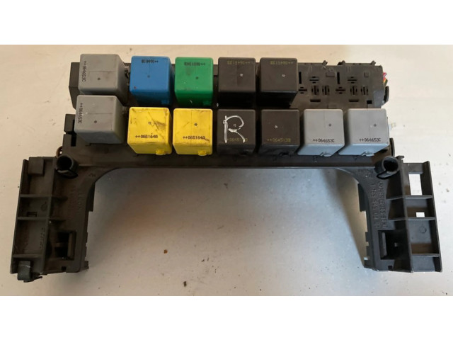 Блок предохранителей A1695450001   Mercedes-Benz R W251    