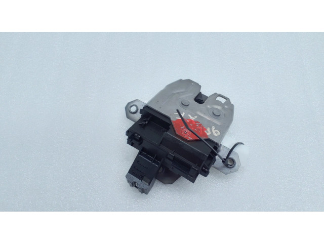 Замок задней крышки