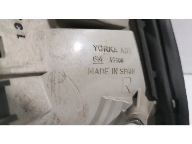 Задний фонарь правый сзади 45300    Opel Omega B1   1994-1999 года