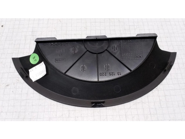 Другая деталь салона