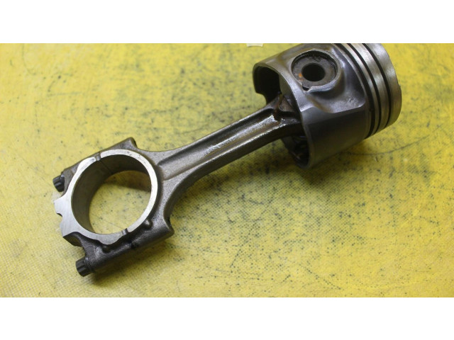 Поршень с шатуном Volvo S60