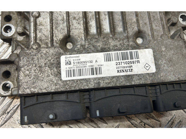Блок управления двигателя 237102597R   Dacia Lodgy