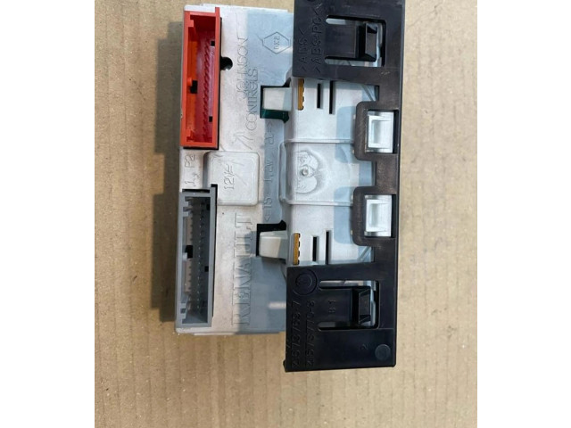 Дисплей    8200028364A   Renault Clio II