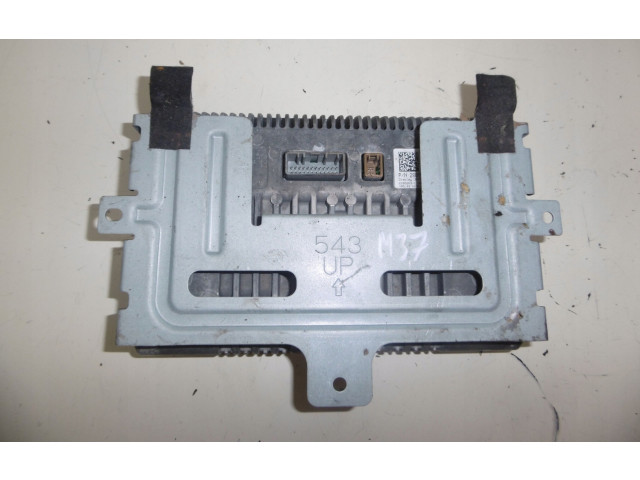 Радио/ проигрыватель CD/DVD / навигация