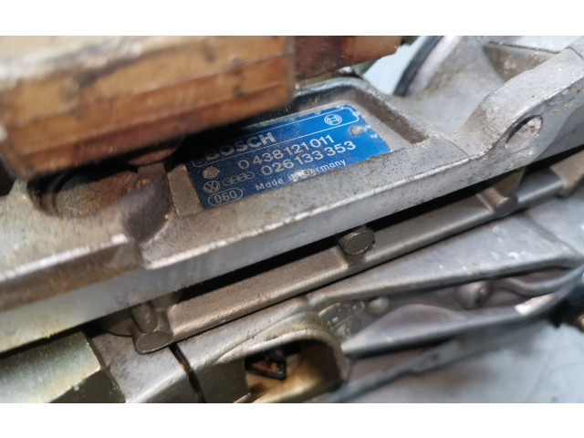 Топливная рампа 0438121011, 026133353 Audi 80 90 B3