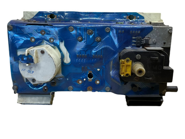 Přístrojová deska Volkswagen PASSAT B2 1986 321919033RF, 6160433030