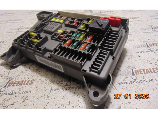 Pojistková skříňka 518954021A BMW X5 E70 2012