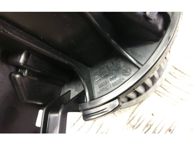 Вентилятор печки U0854003 Audi Q5 SQ5