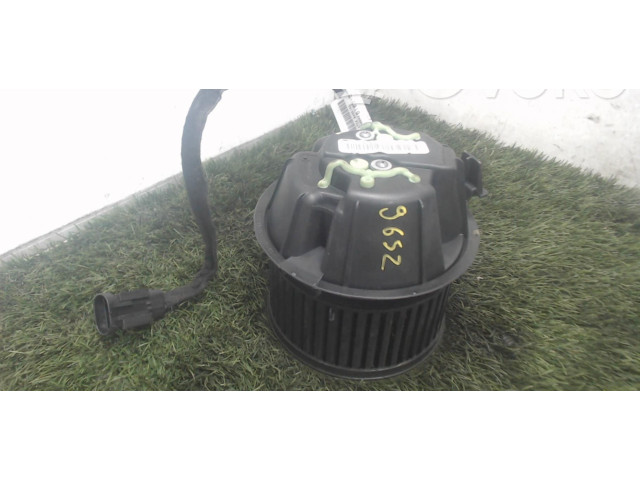 Вентилятор печки    272106020R   Dacia Sandero