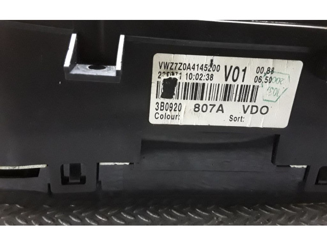 Přístrojová deska Volkswagen PASSAT B5.5 2003 3B0920826A, 110080137002