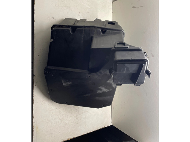 Pojistková skříňka Volkswagen Transporter - Caravelle T5 2005