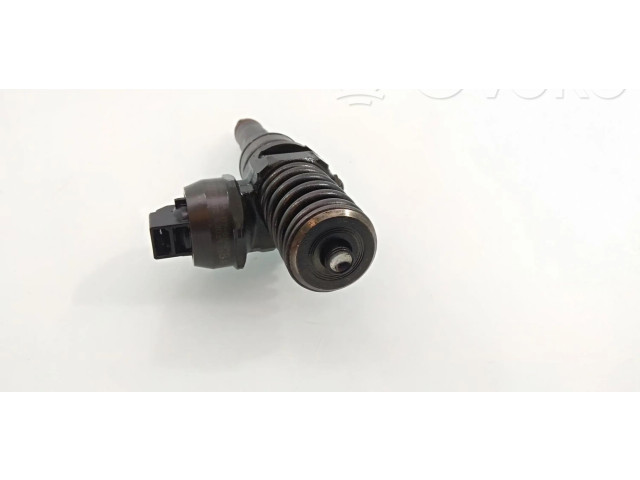 Форсунка 038130073AG    Volkswagen Jetta V   