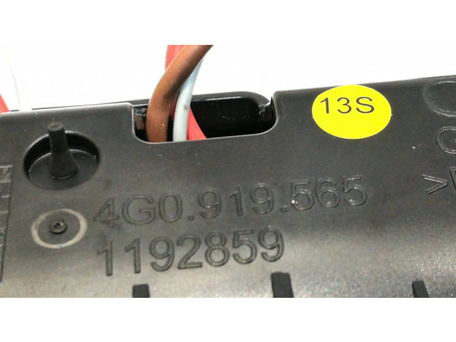 12 V гнездо (сзади)