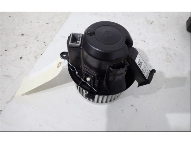 Вентилятор печки 272102302R Renault Twingo III