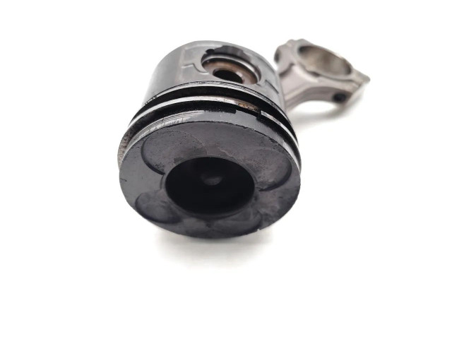 Поршень с шатуном 204D3 204D3 Land Rover Freelander