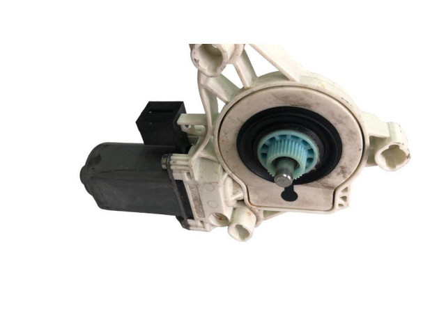 Передний двигатель механизма для подъема окон